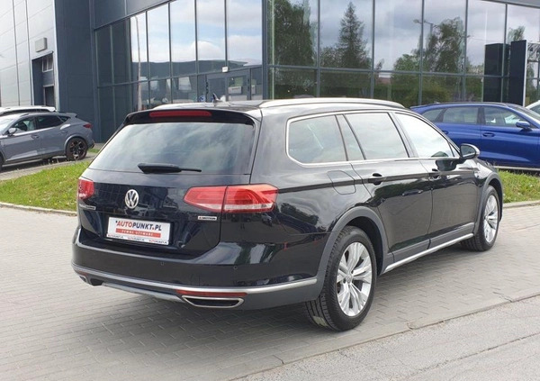 Volkswagen Passat cena 117900 przebieg: 107571, rok produkcji 2019 z Kraków małe 232